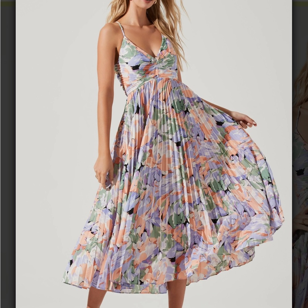 Lavender Pleated Sundress with Spaghetti Straps for Wedding Guest